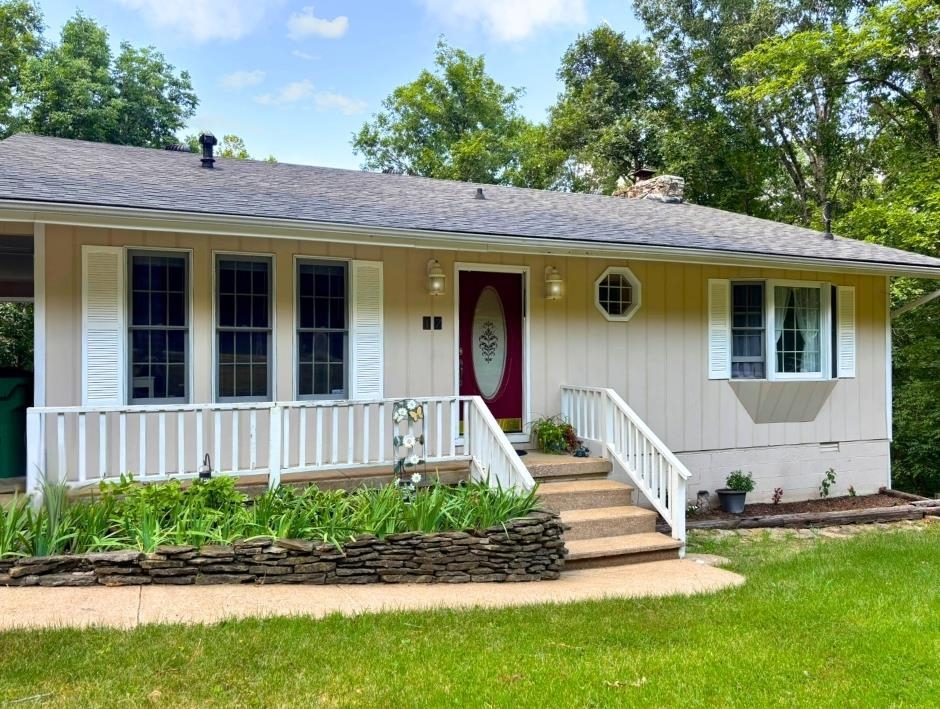 17 Powhatan Drive