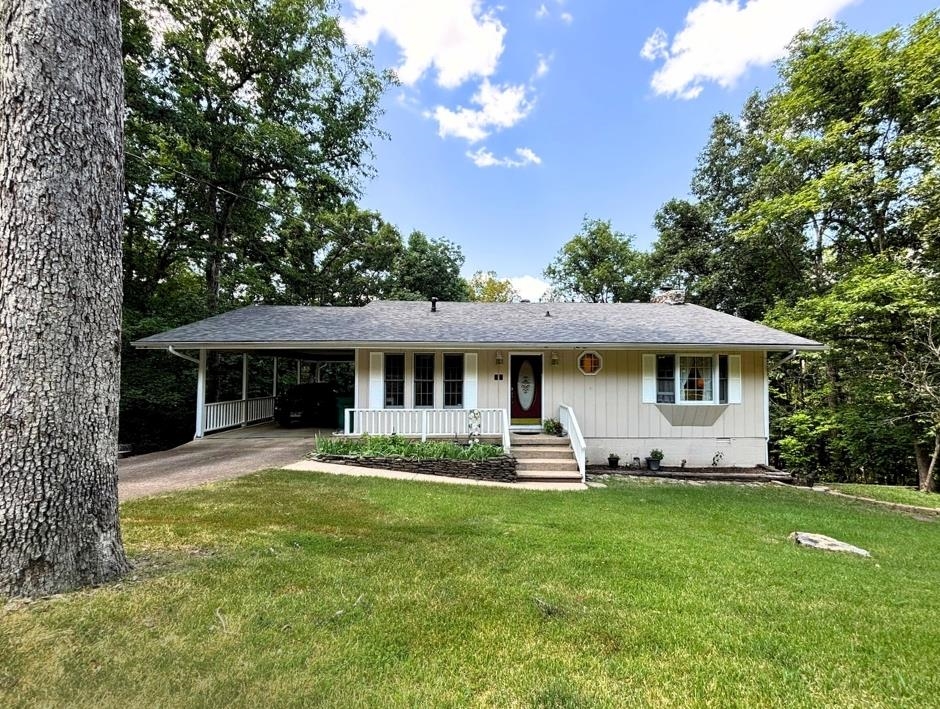 17 Powhatan Drive