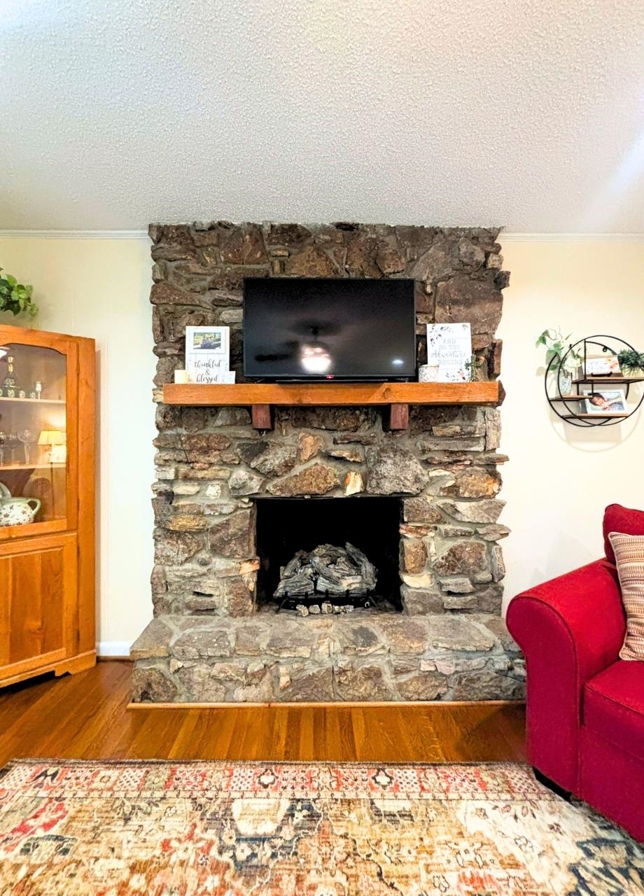 17 Powhatan Drive