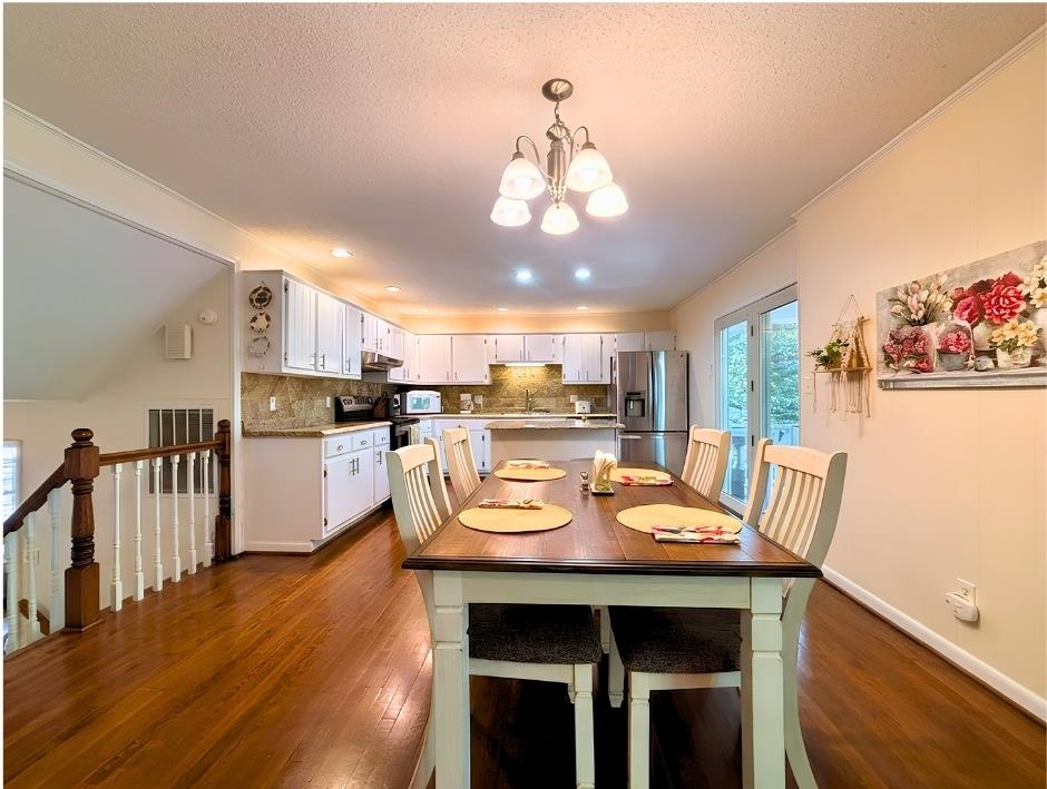 17 Powhatan Drive