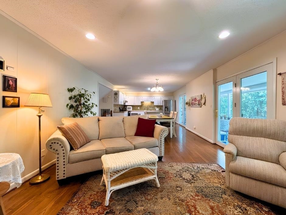 17 Powhatan Drive