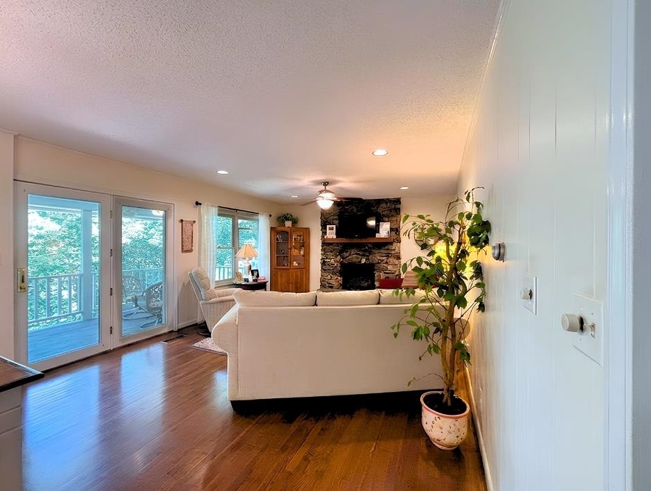 17 Powhatan Drive