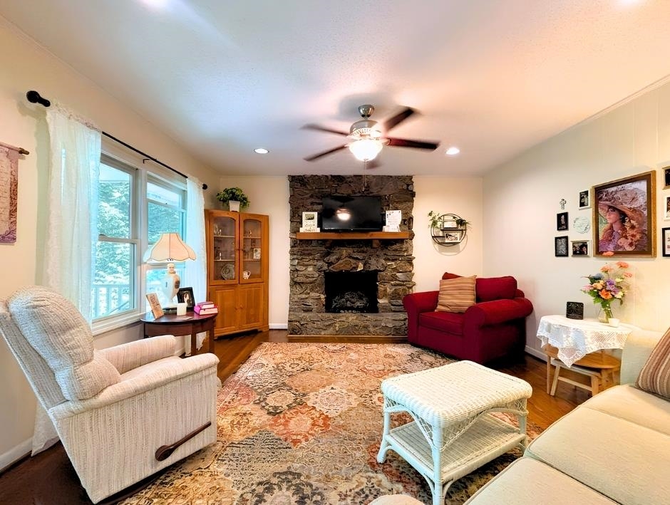 17 Powhatan Drive
