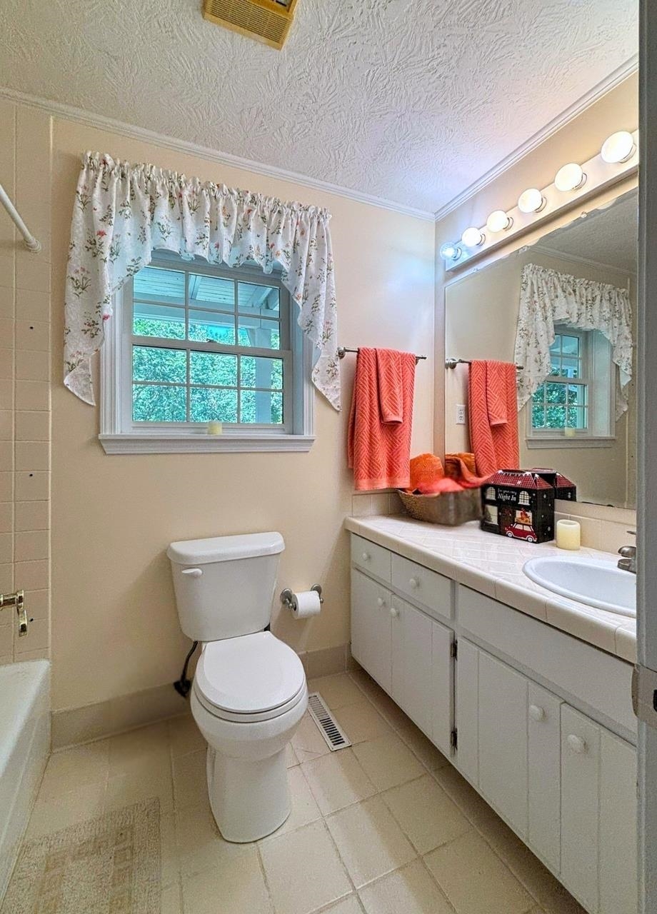 17 Powhatan Drive