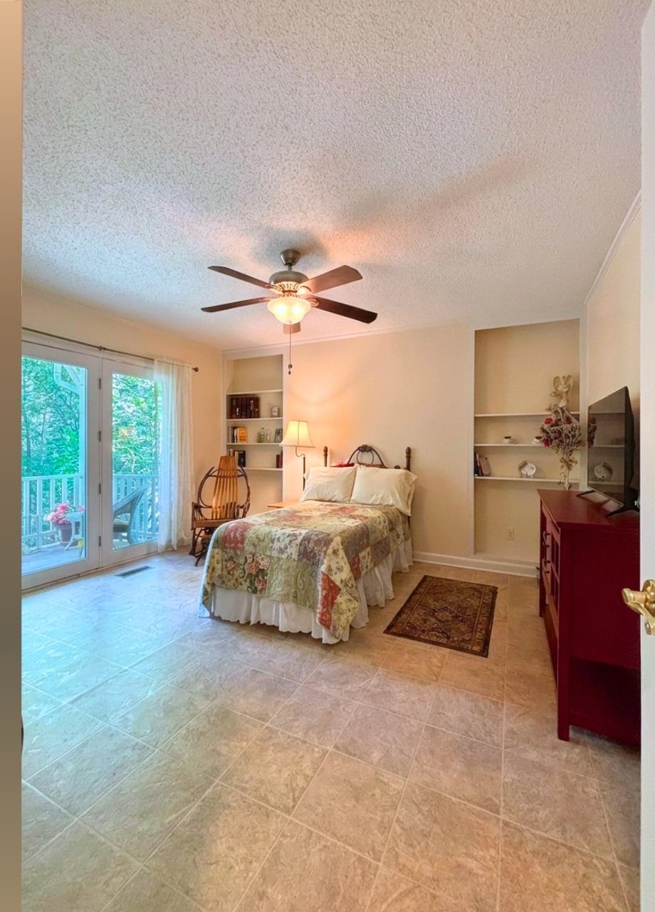 17 Powhatan Drive