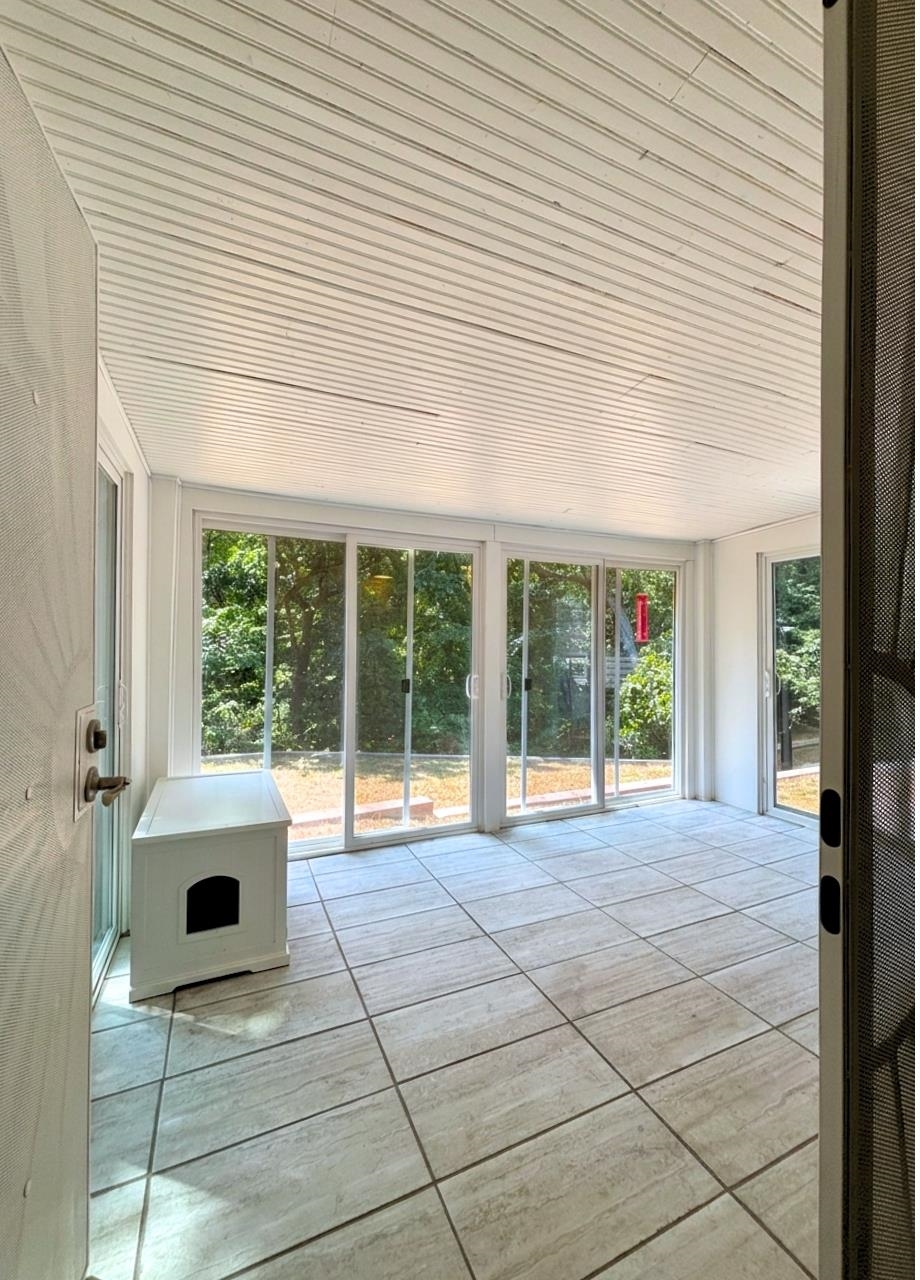 10 Algonquin Circle