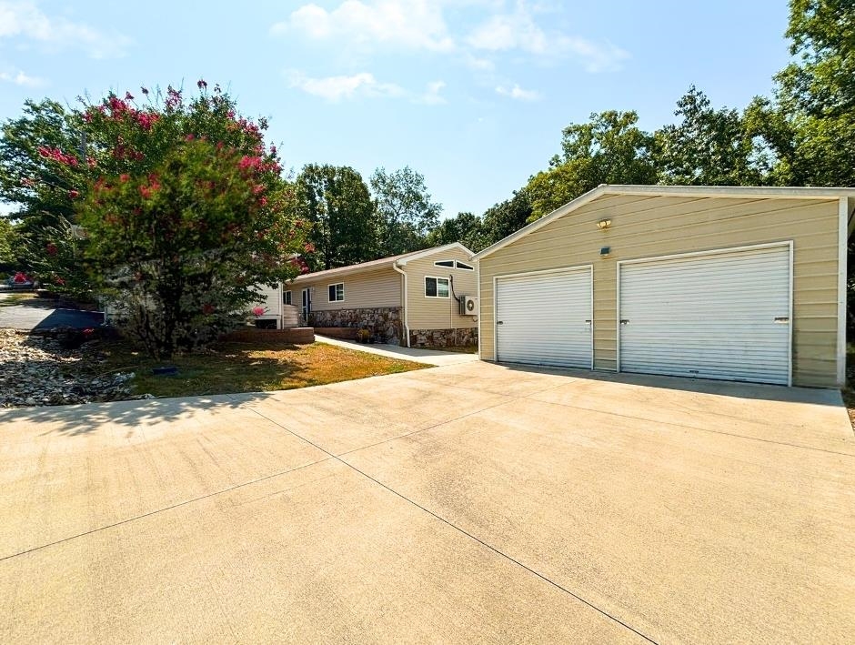 10 Algonquin Circle