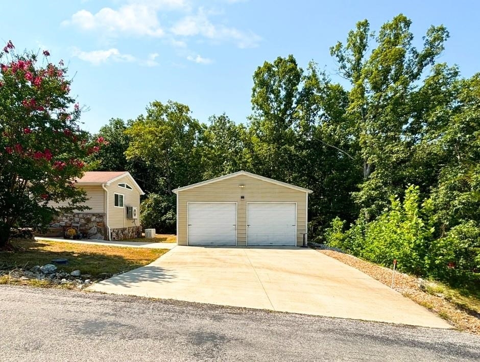 10 Algonquin Circle