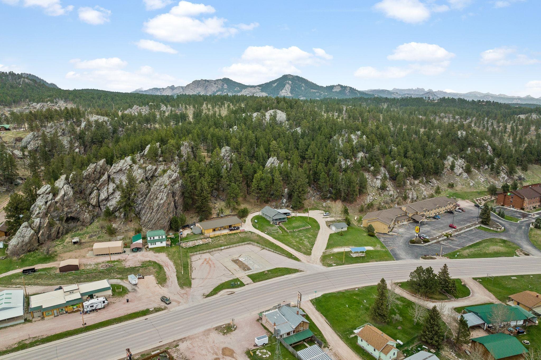 631 W Mt. Rushmore Road