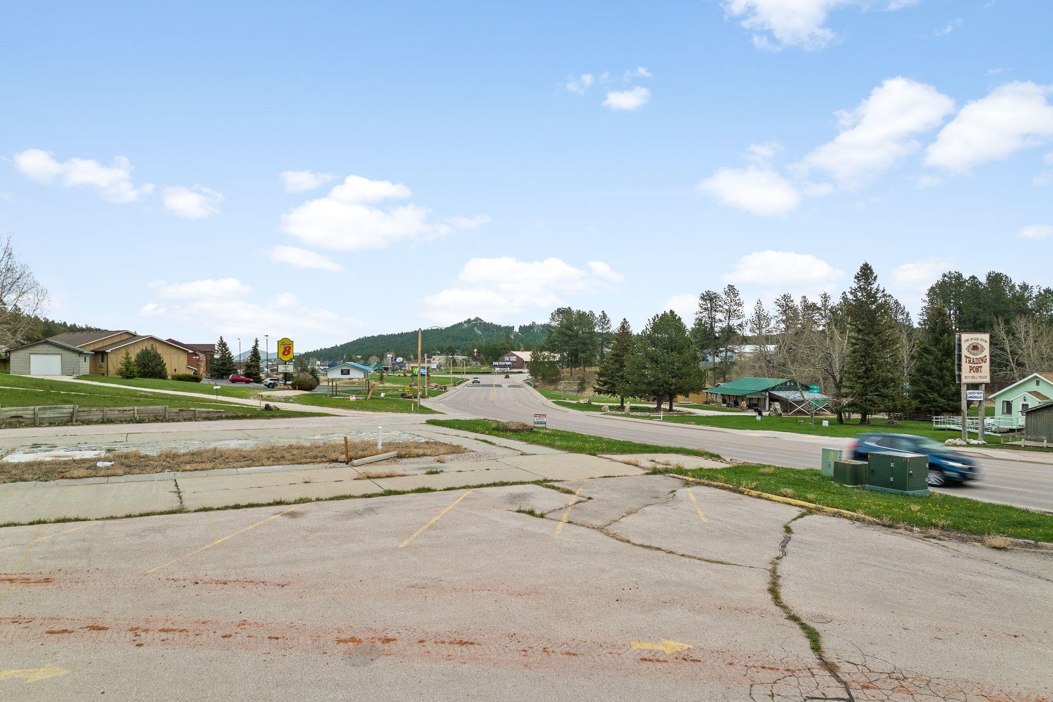 631 W Mt. Rushmore Road