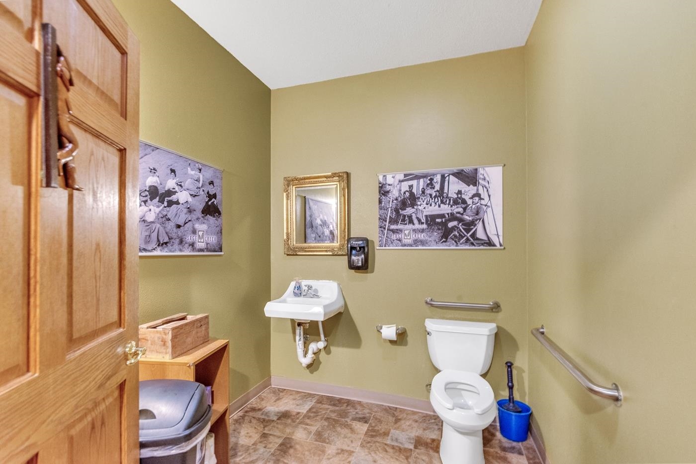 611 Mt. Rushmore Road