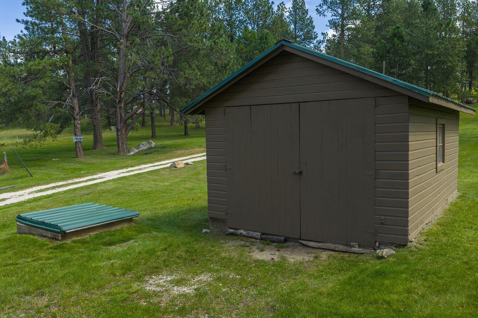 25094 & 25096 Forest Park