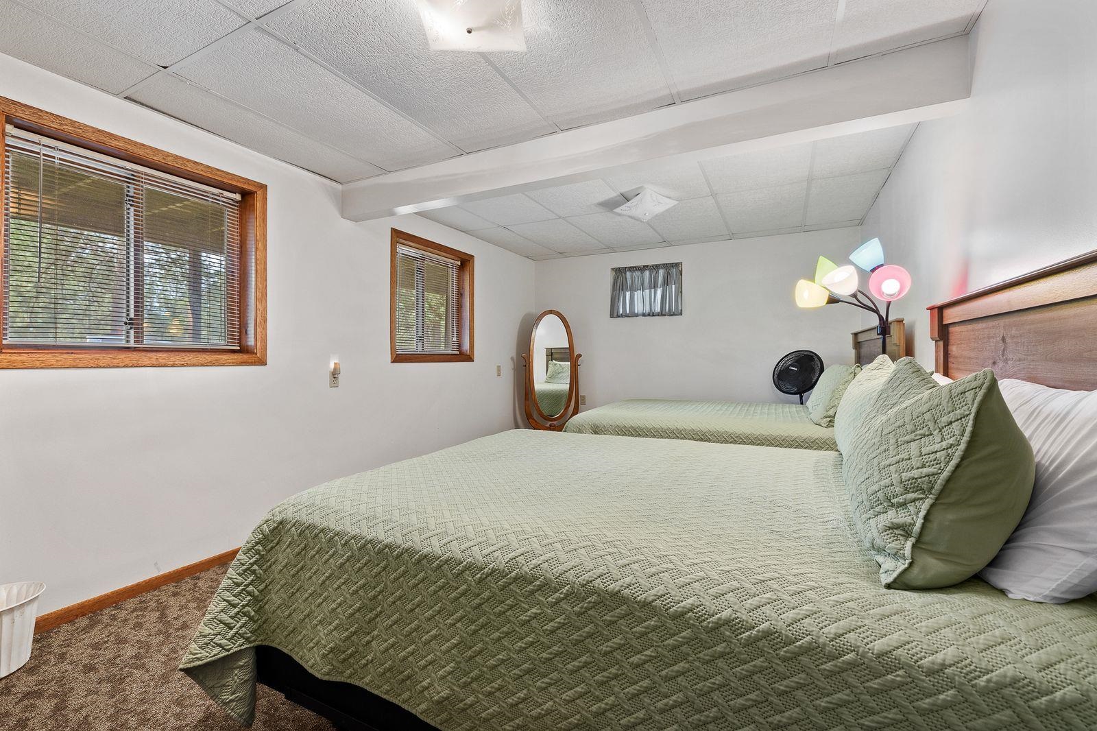 25094 & 25096 Forest Park