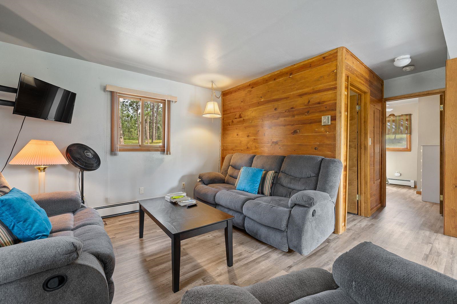 25094 & 25096 Forest Park