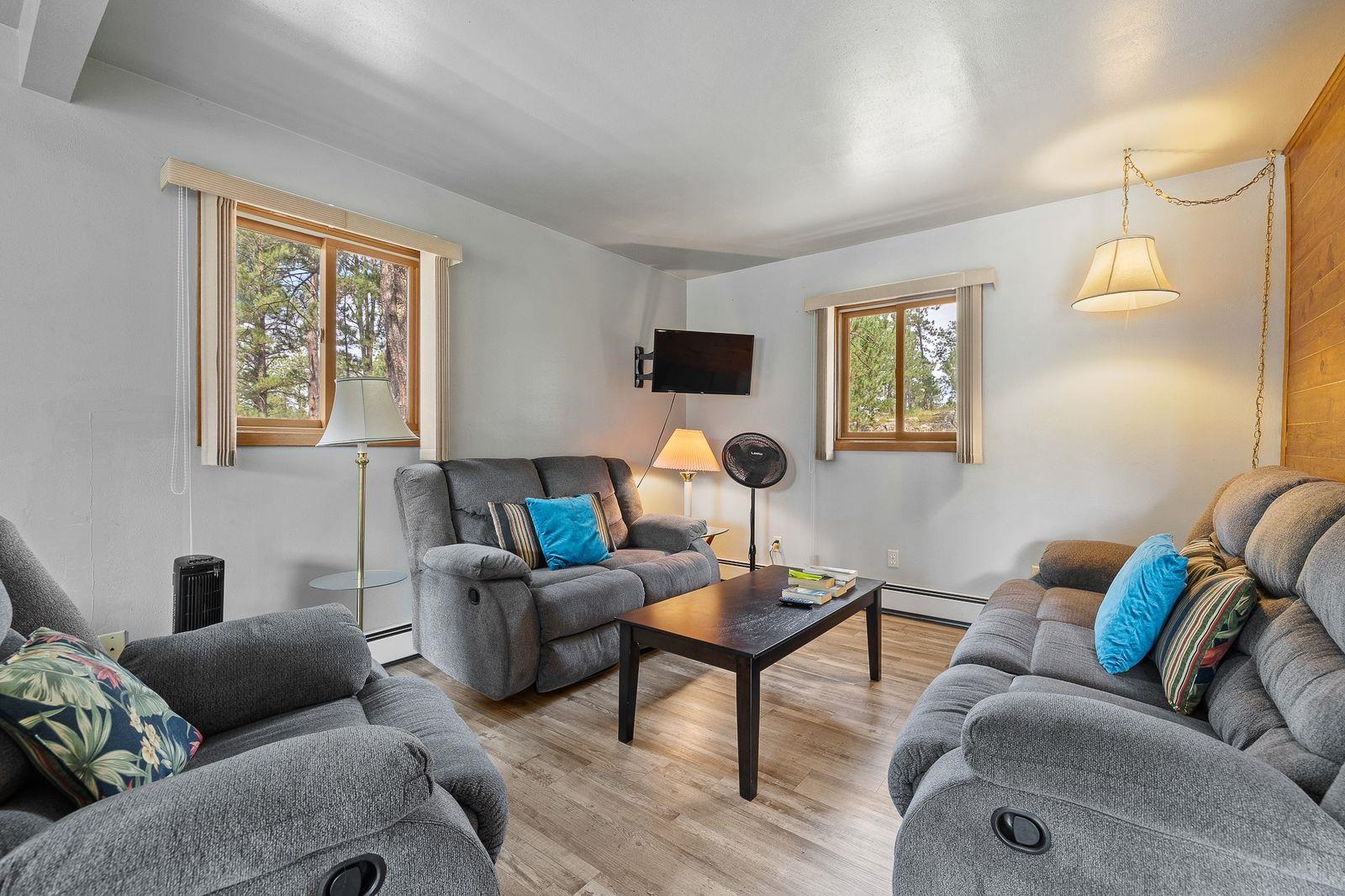 25094 & 25096 Forest Park