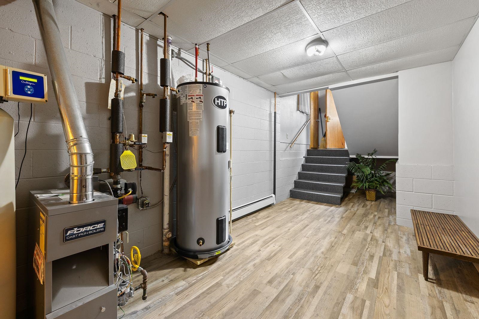 25094 & 25096 Forest Park