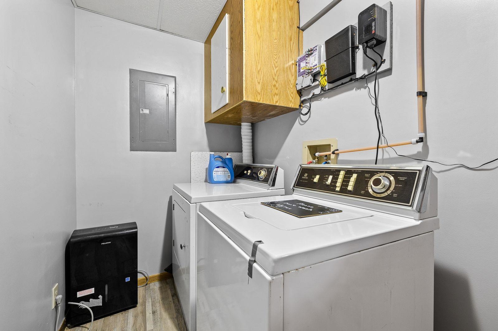 25094 & 25096 Forest Park