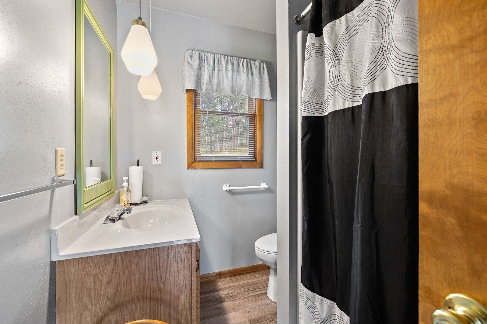 25094 & 25096 Forest Park