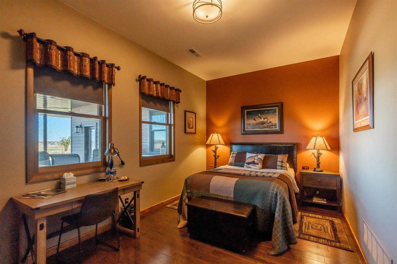 21627 Hardingrove Road