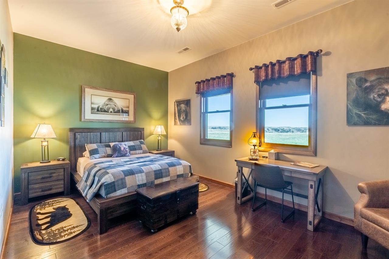 21627 Hardingrove Road