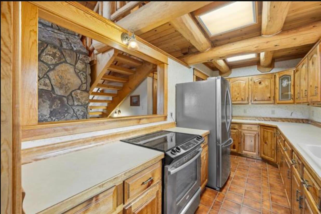 12265 Bavarian Ct.