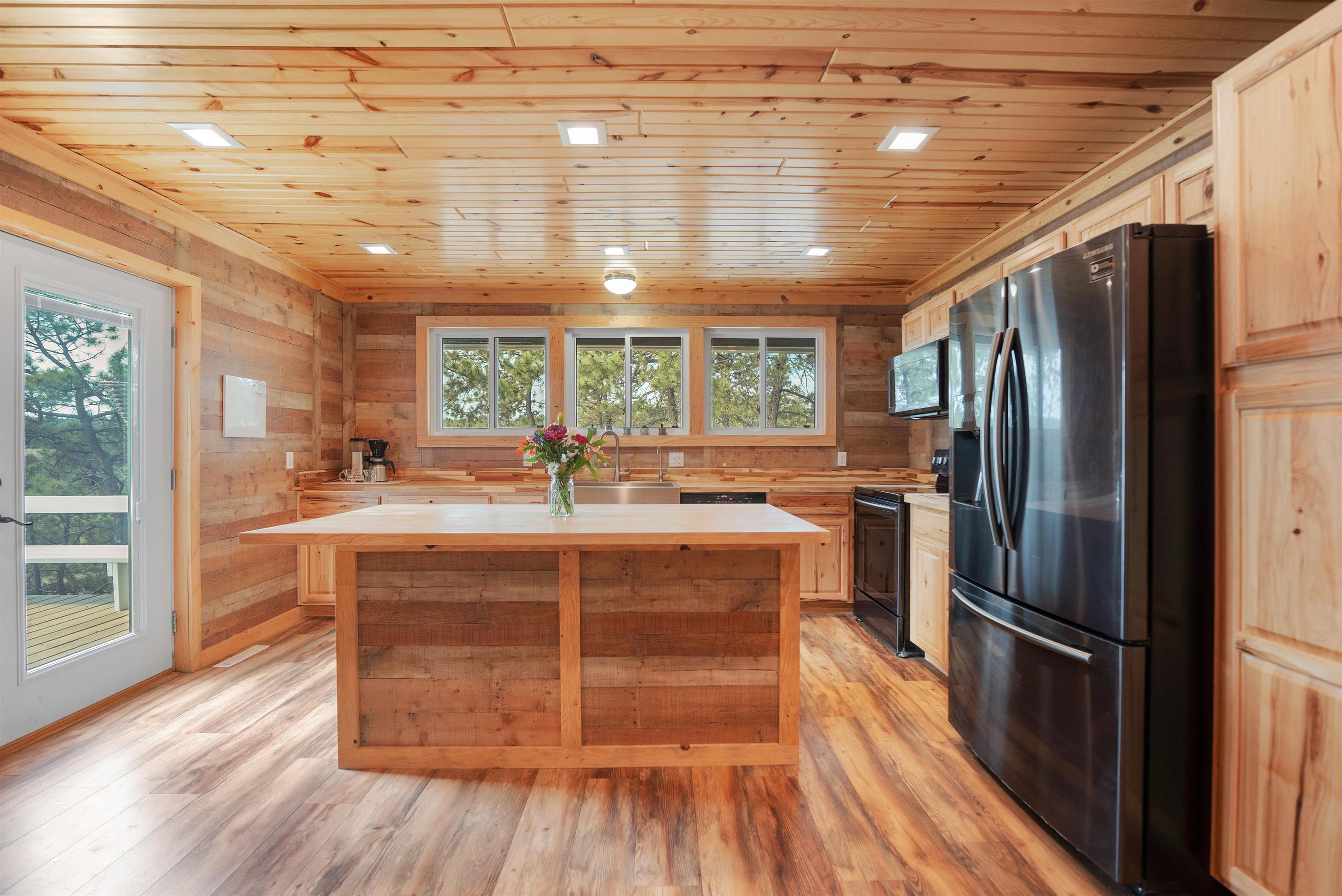 27546 Cascade Road