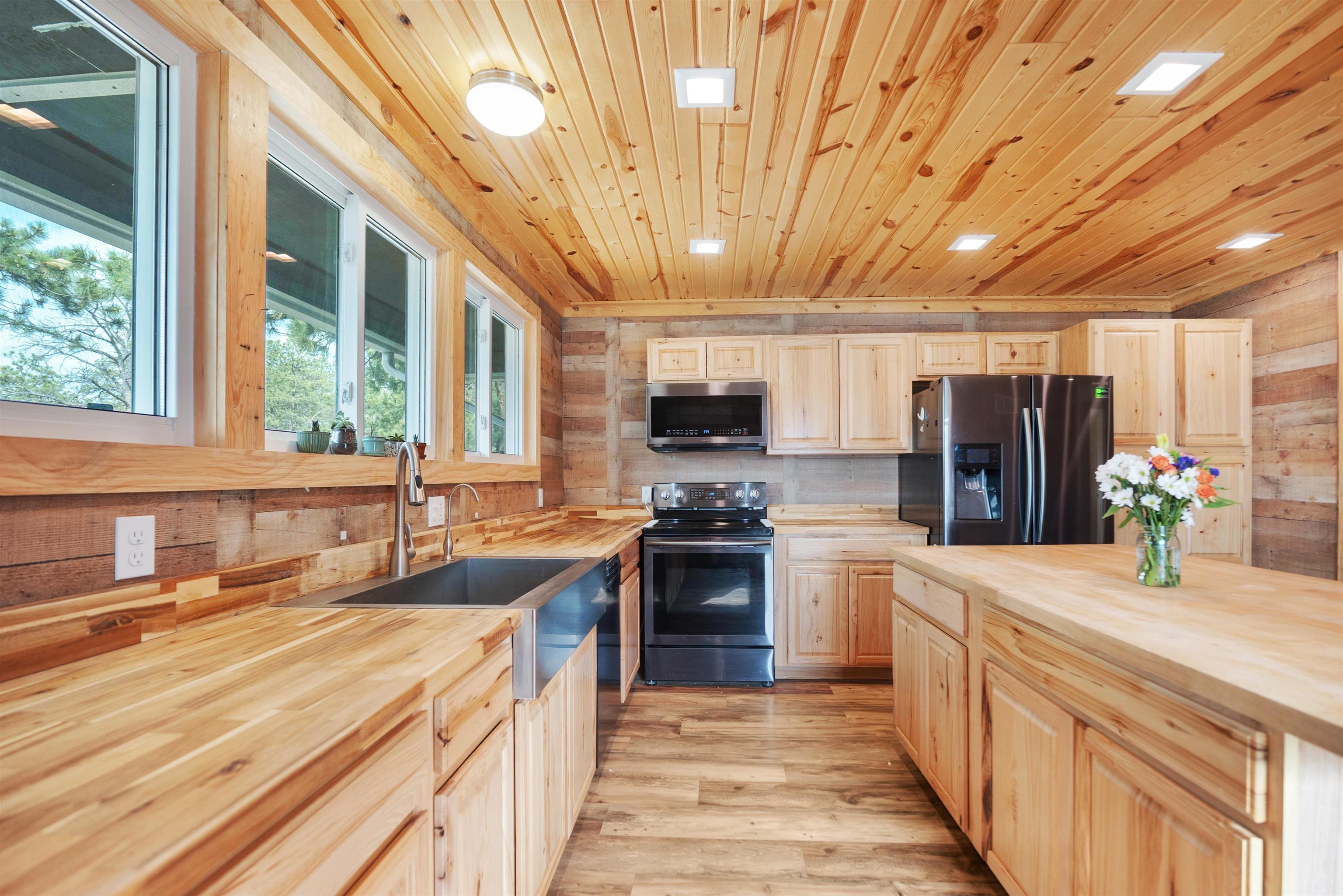 27546 Cascade Road