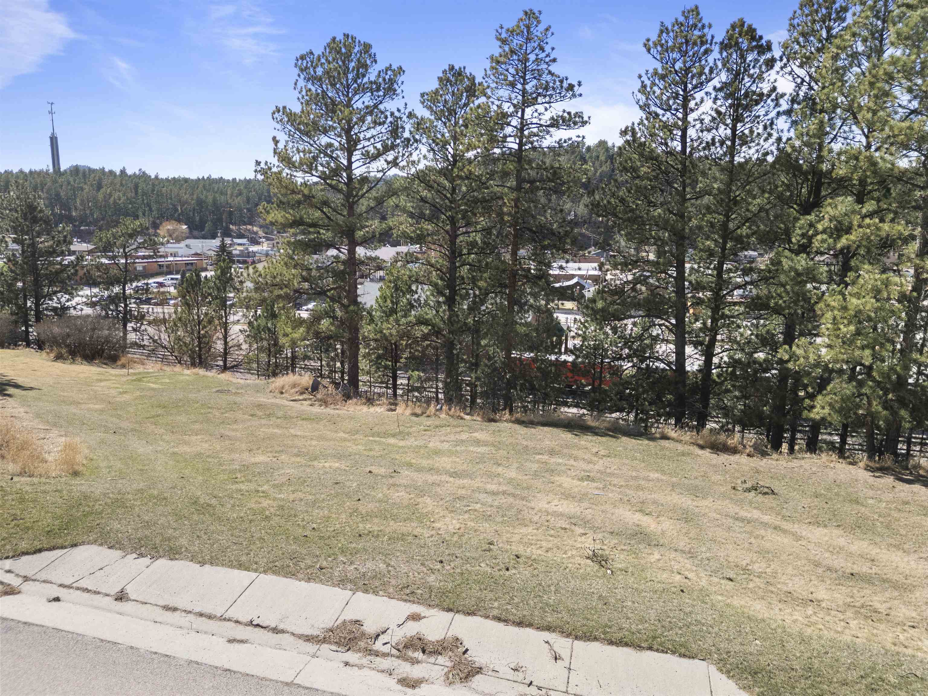 TBD Pine Mountain Avenue