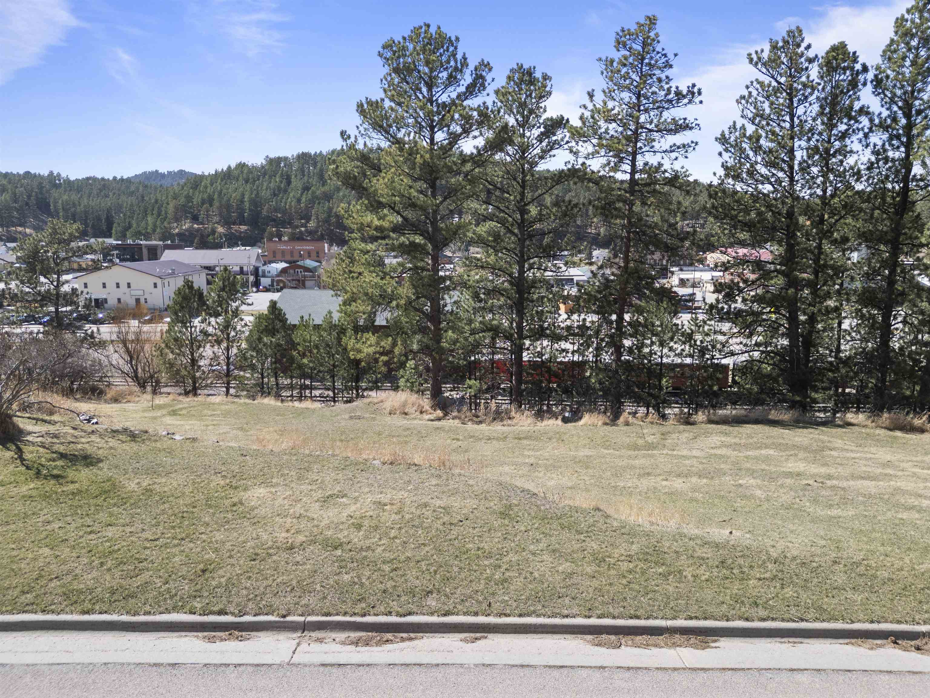 TBD Pine Mountain Avenue