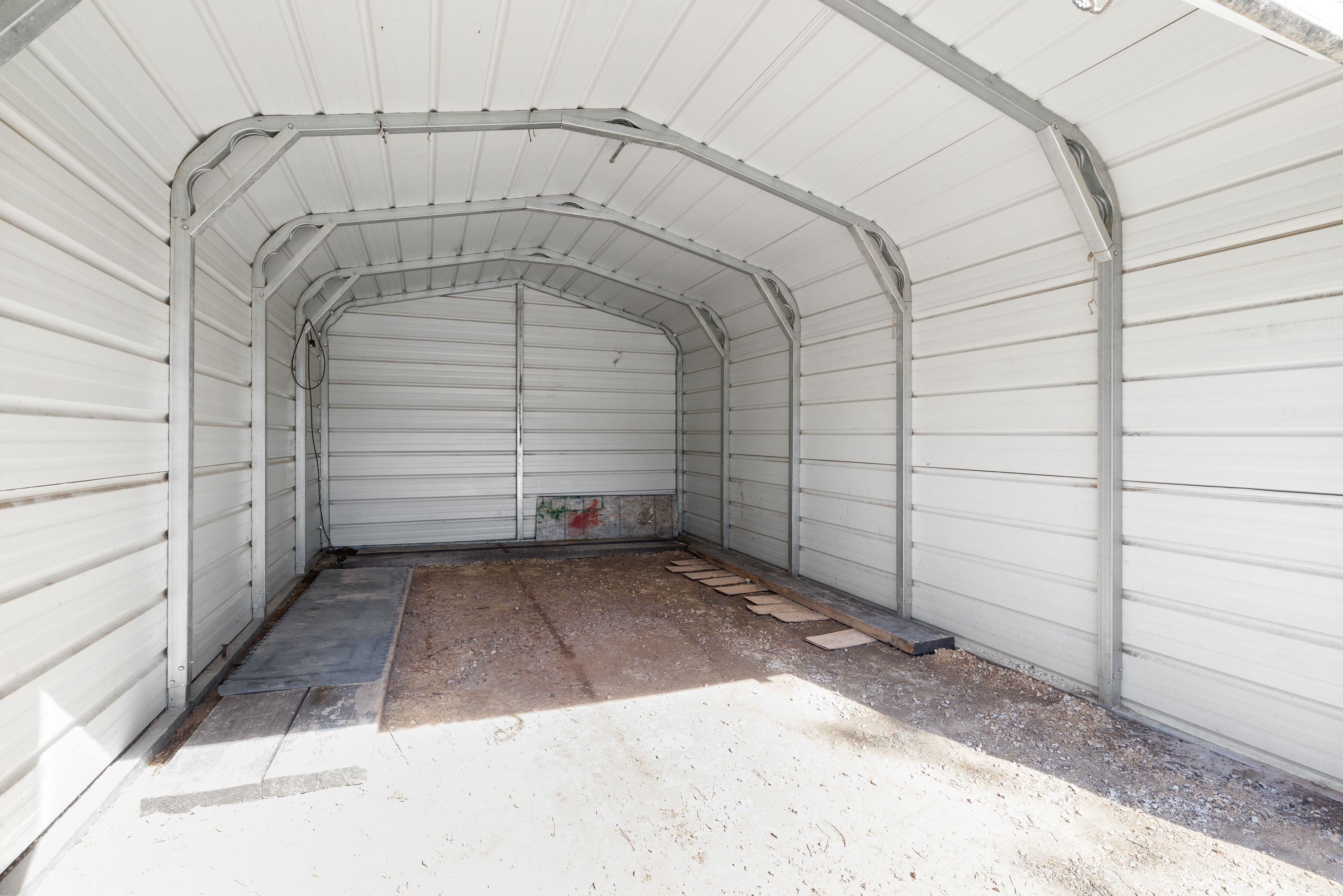 25006 Highway 16/385
