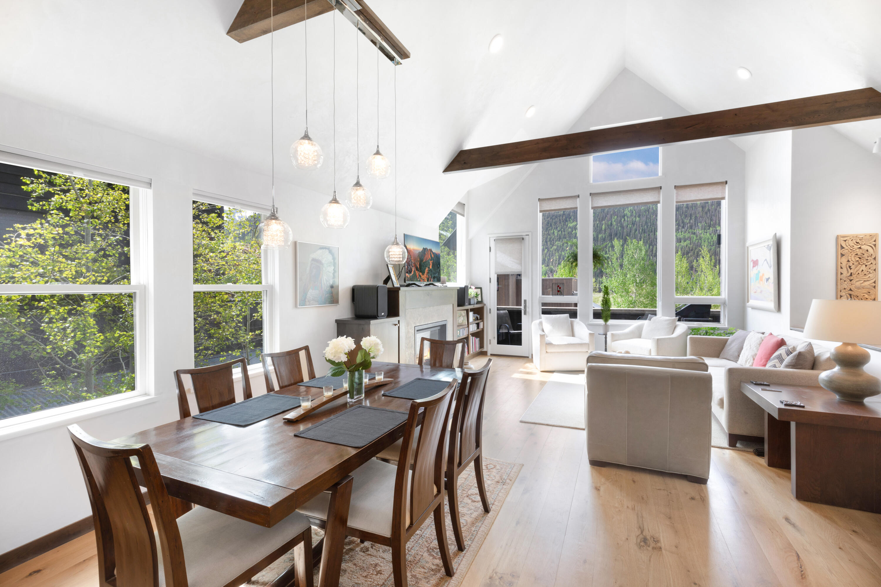 255 S Sunset Ridge Drive