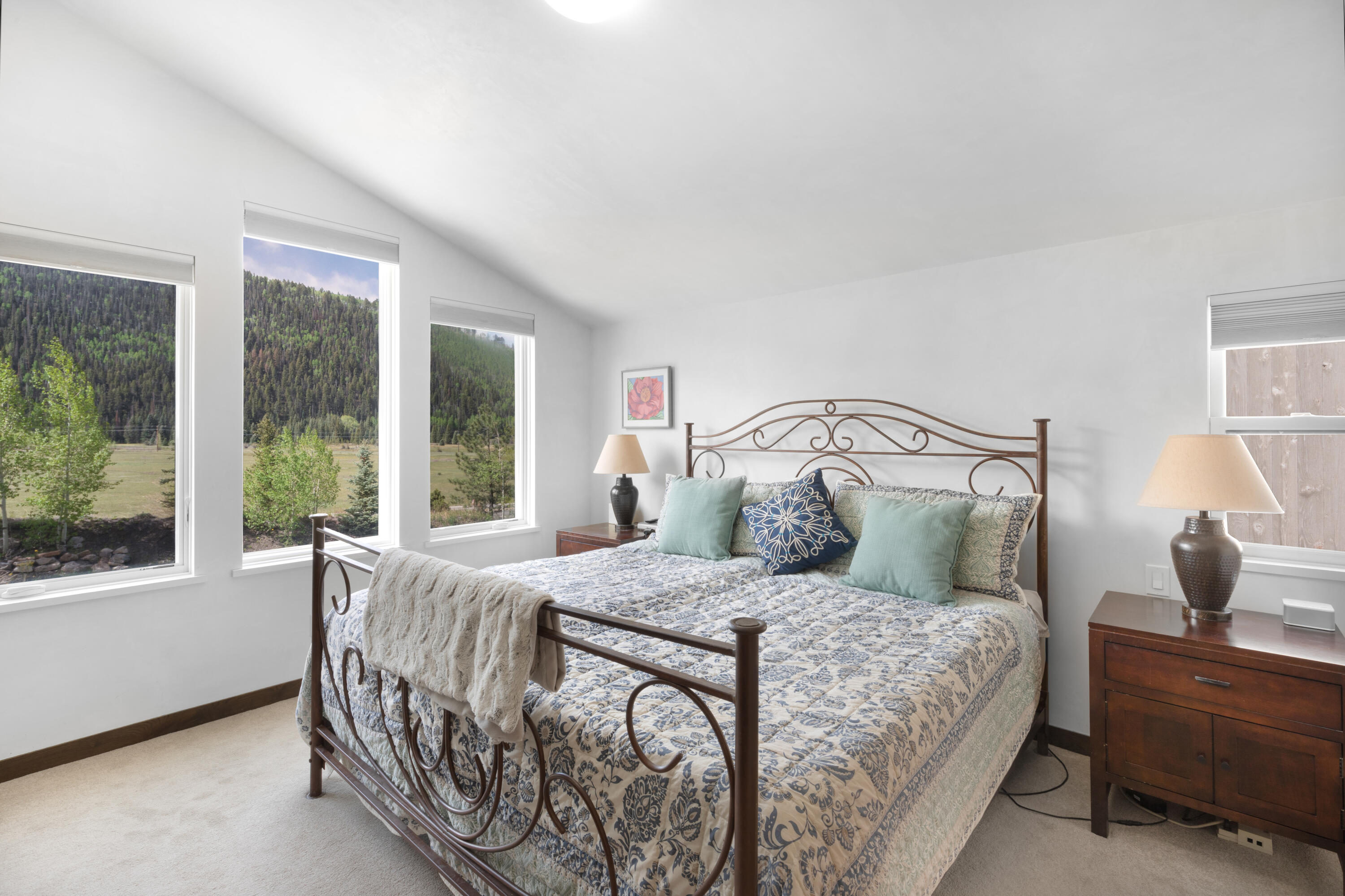 255 S Sunset Ridge Drive