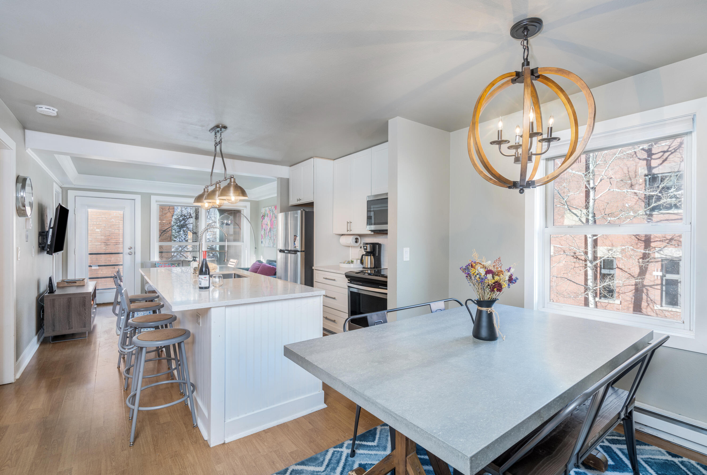 210 S Pine St Street