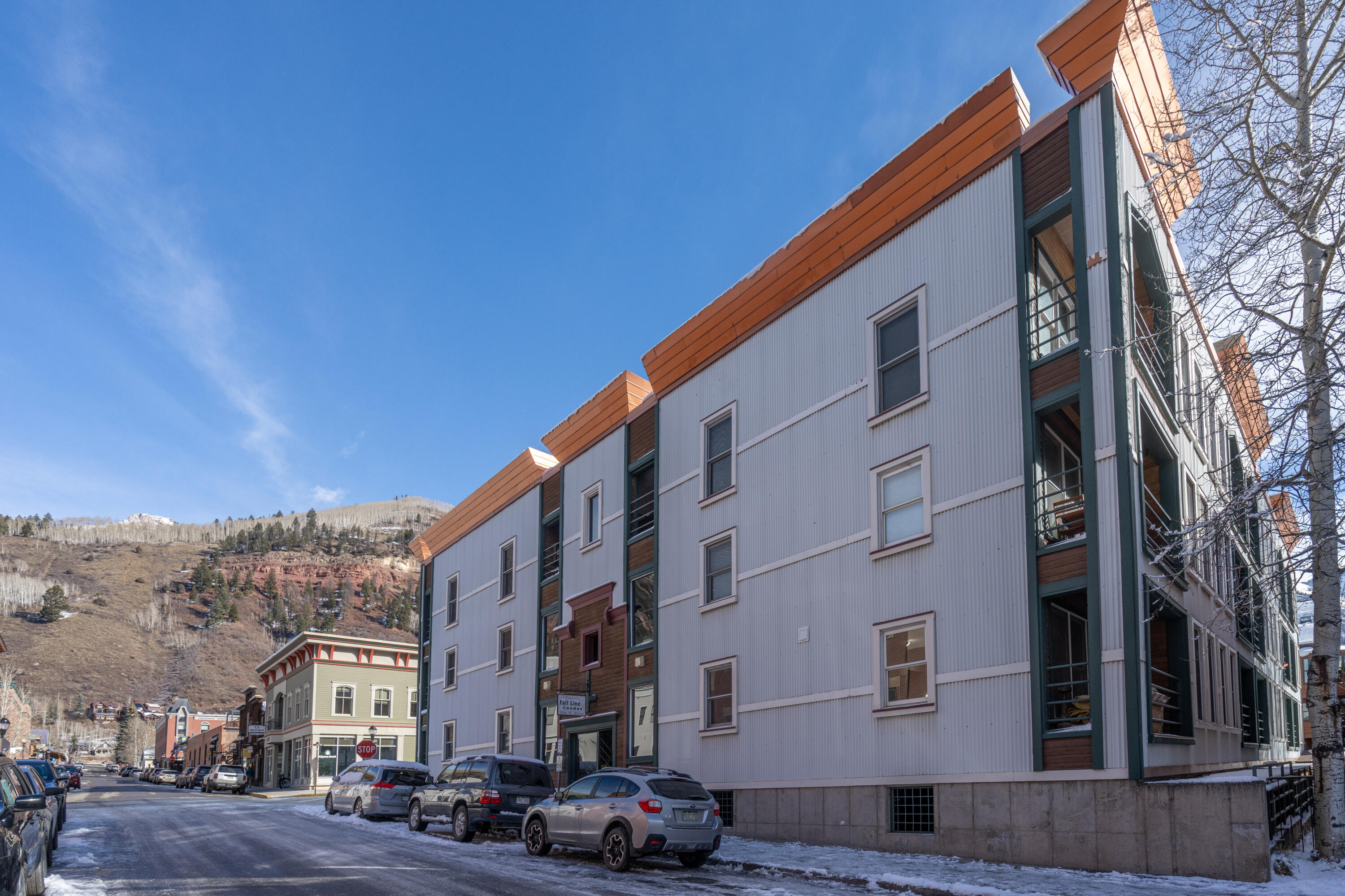 210 S Pine St Street