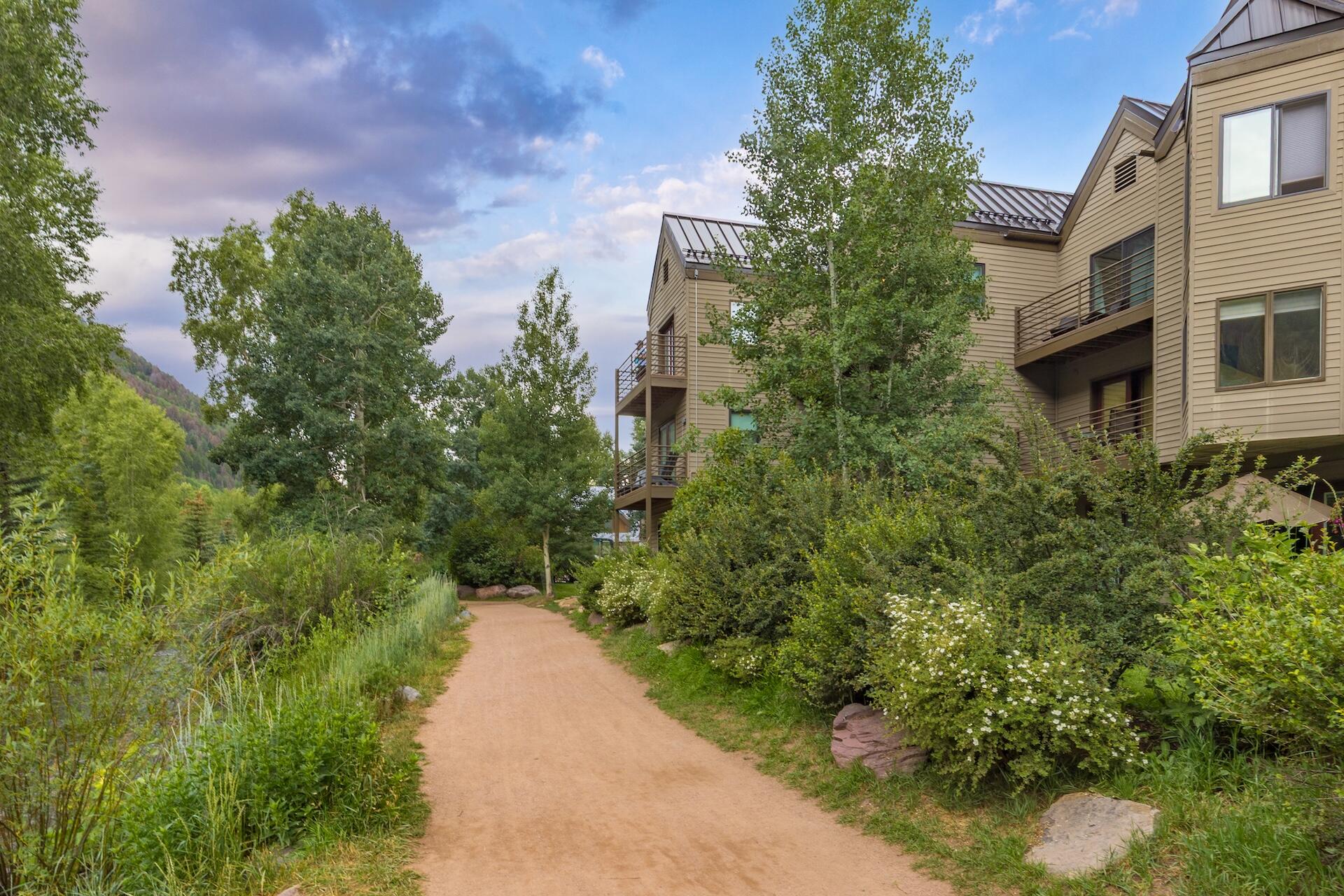 651 W Pacific Ave Avenue