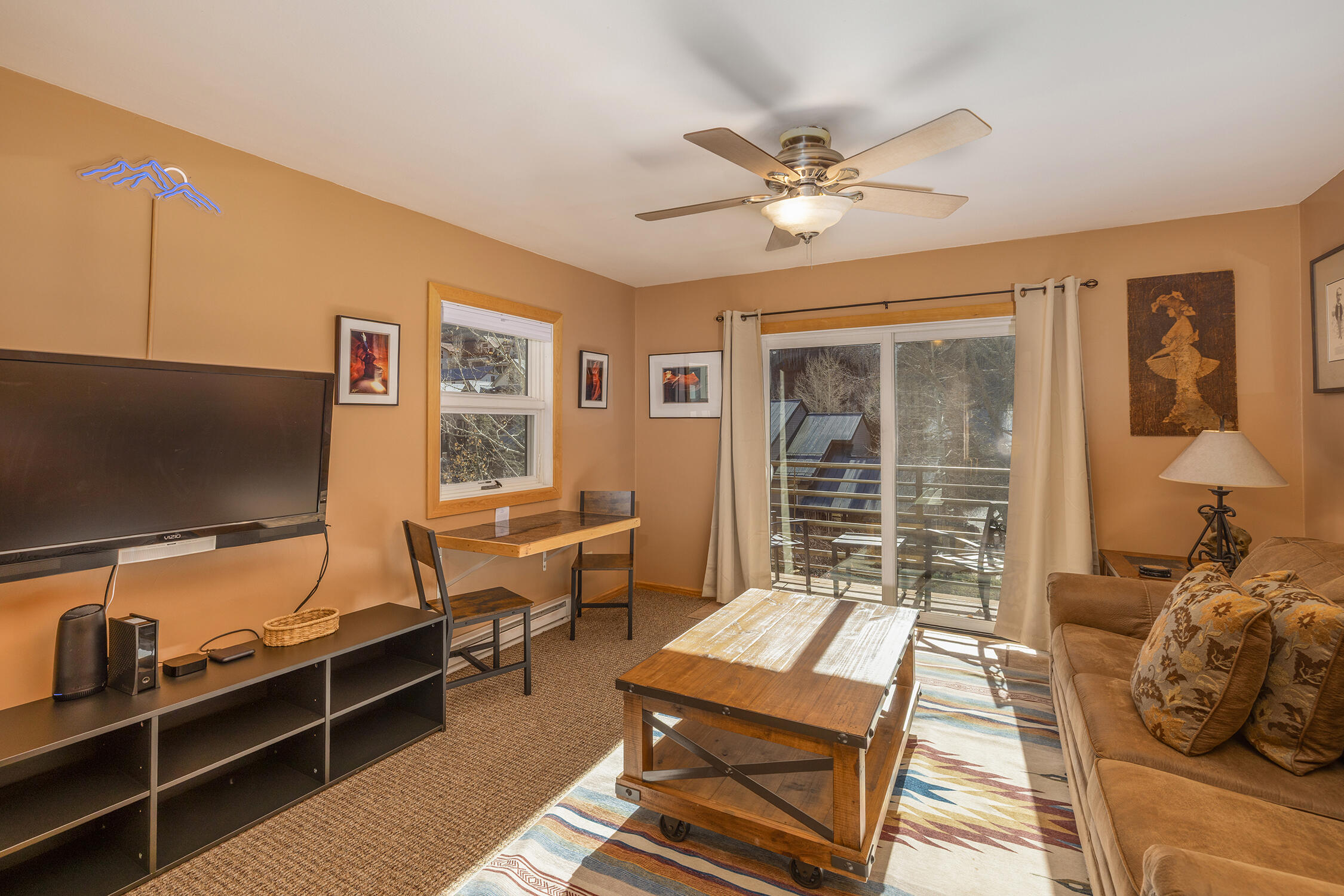 651 W Pacific Ave Avenue