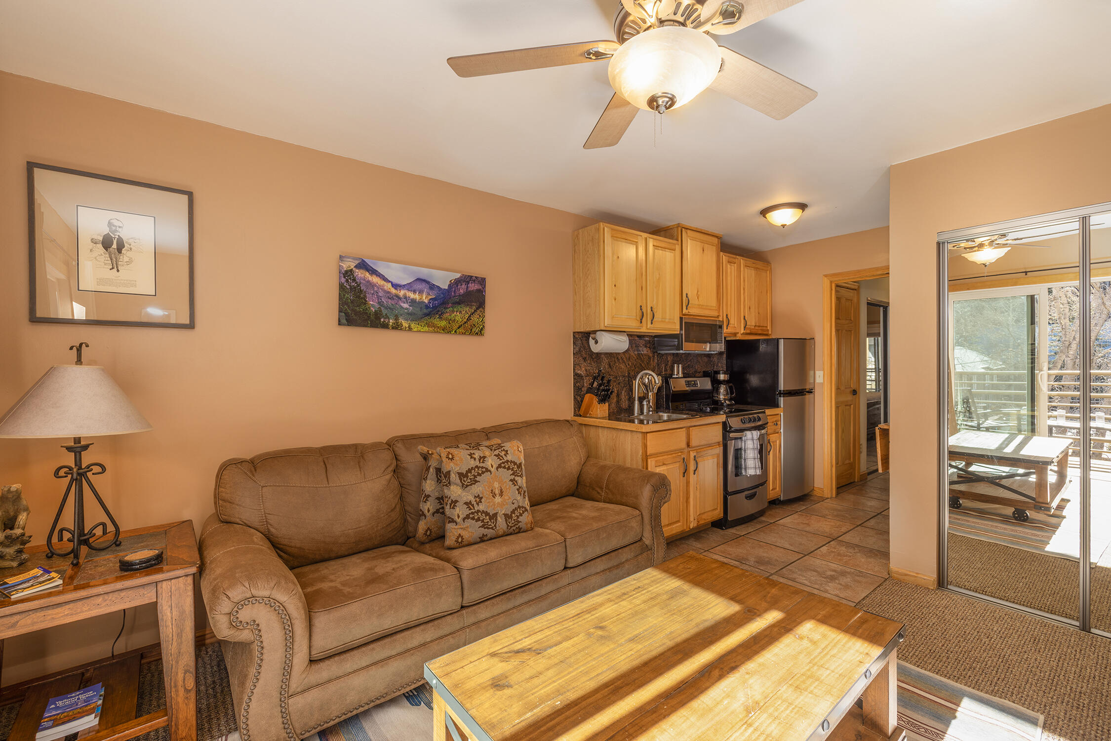 651 W Pacific Ave Avenue