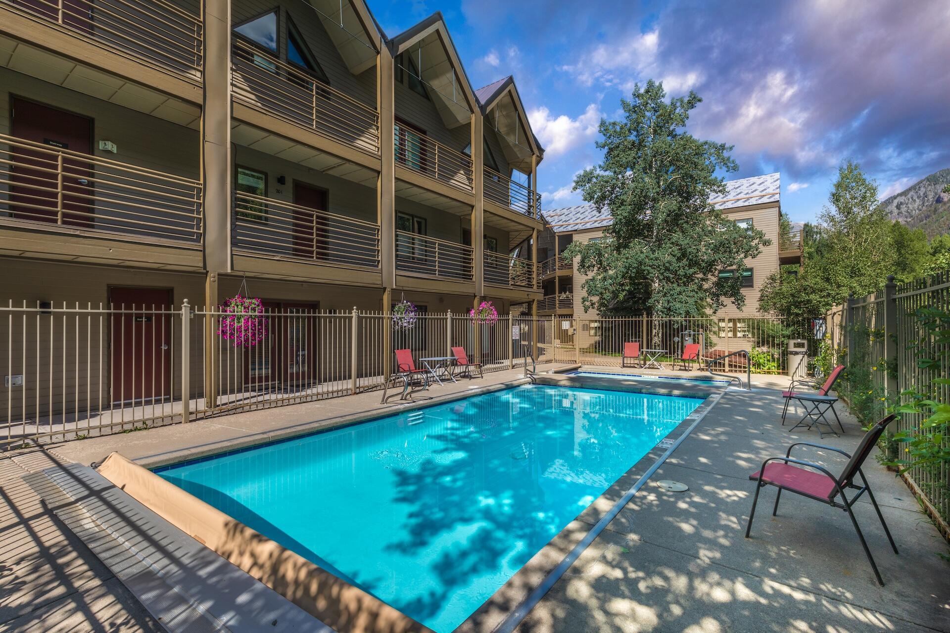 651 W Pacific Ave Avenue