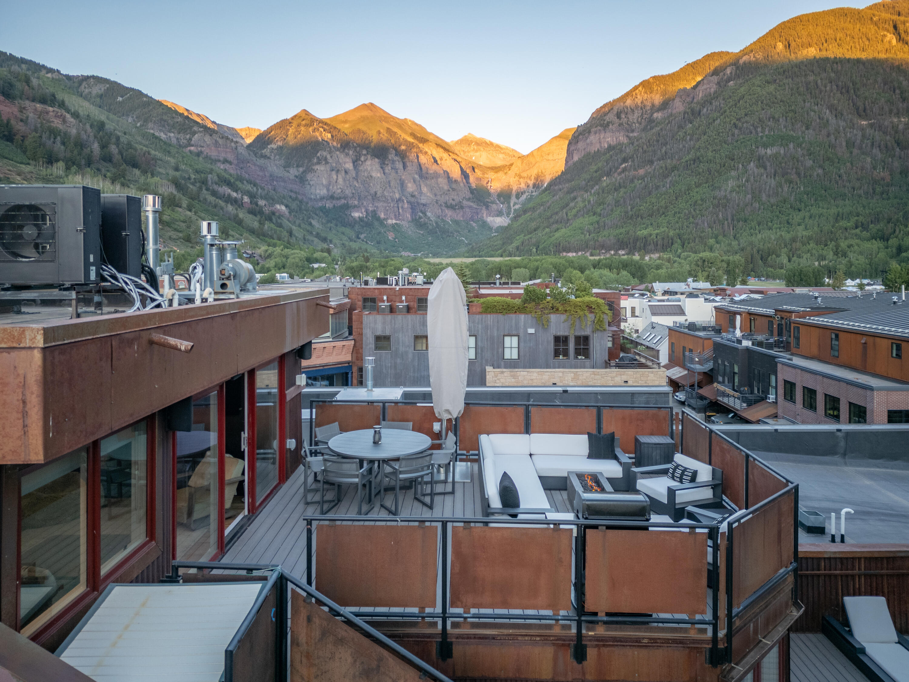 204 W Colorado Avenue Unit: 1