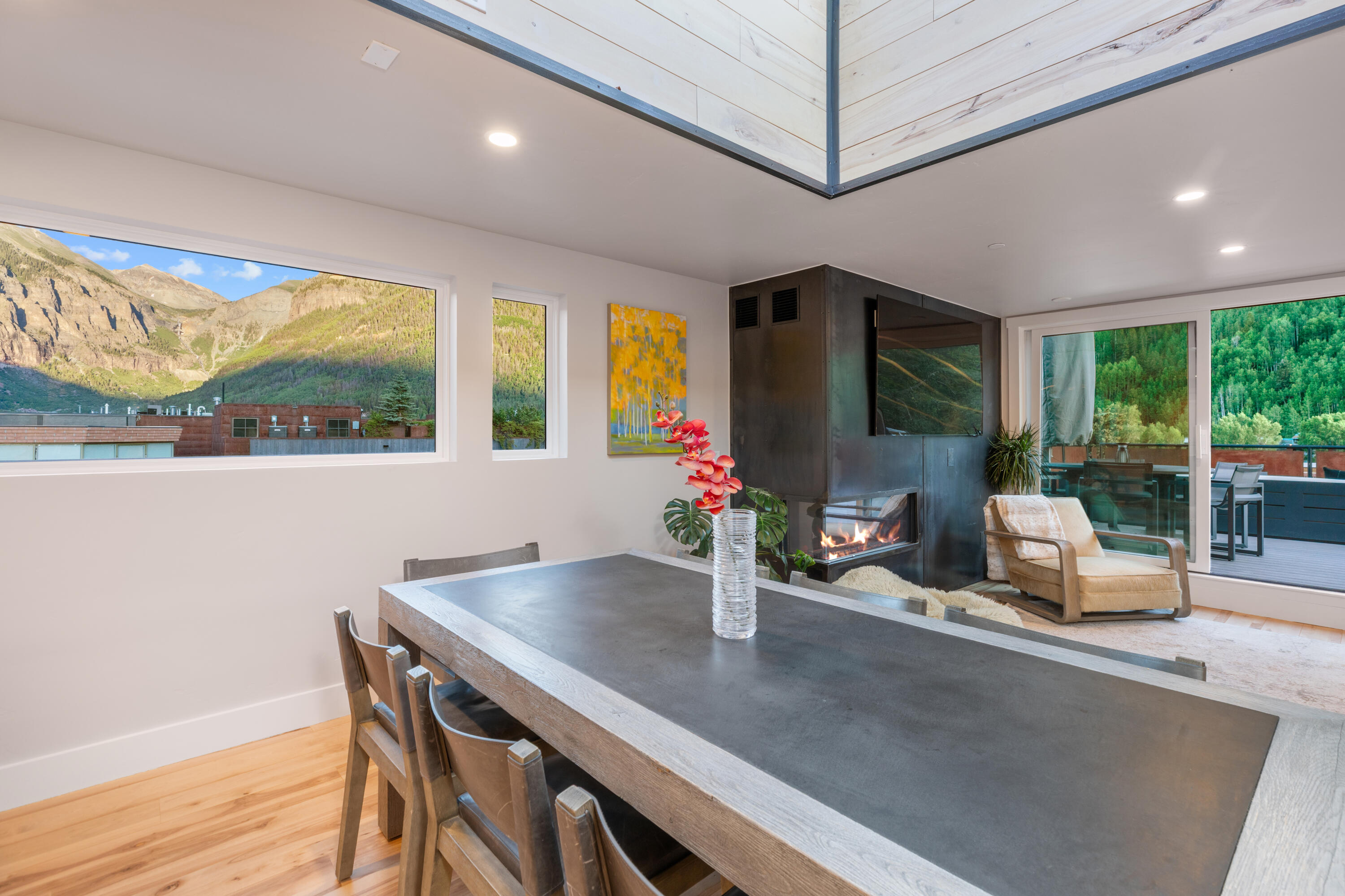 204 W Colorado Avenue Unit: 1
