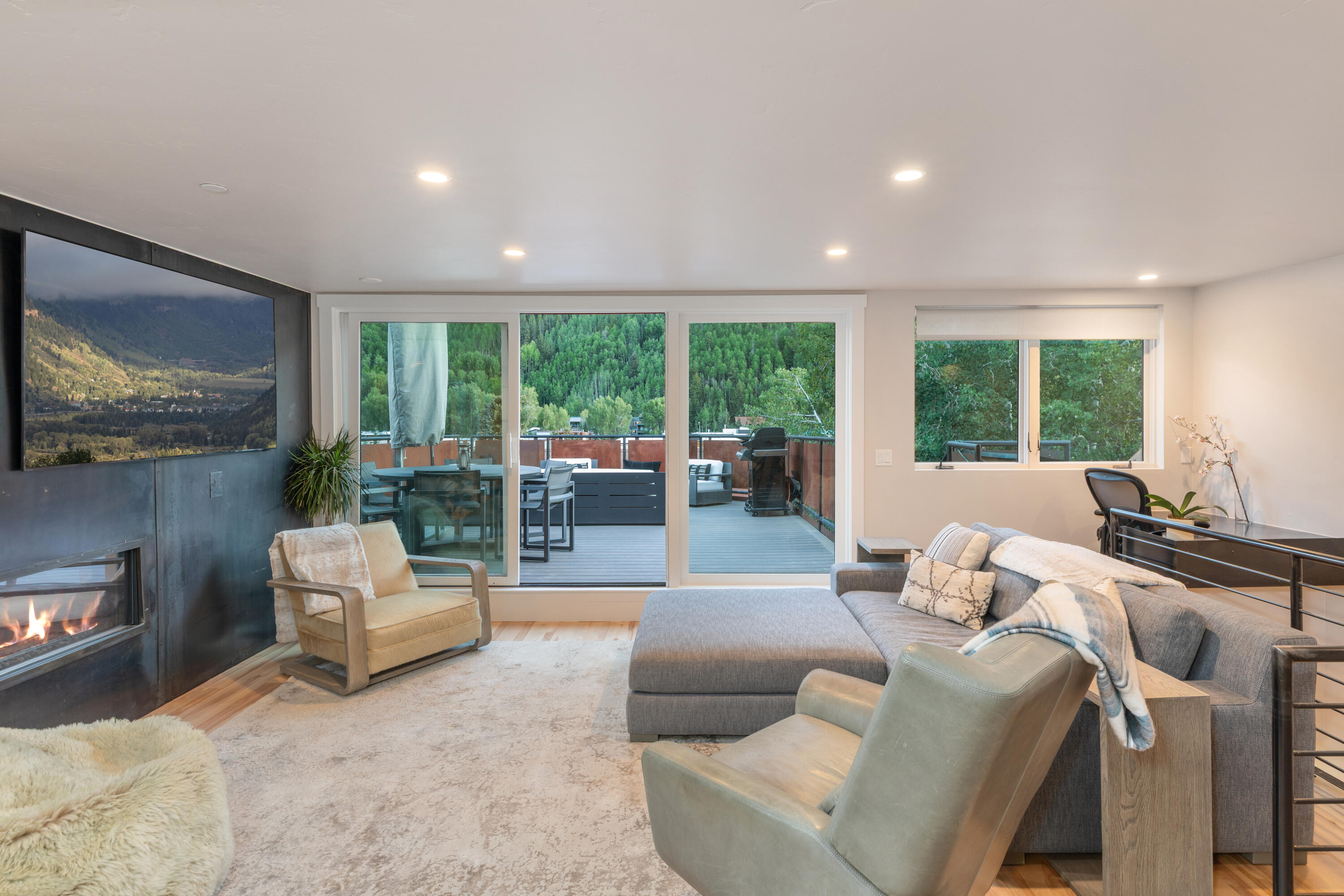204 W Colorado Avenue Unit: 1