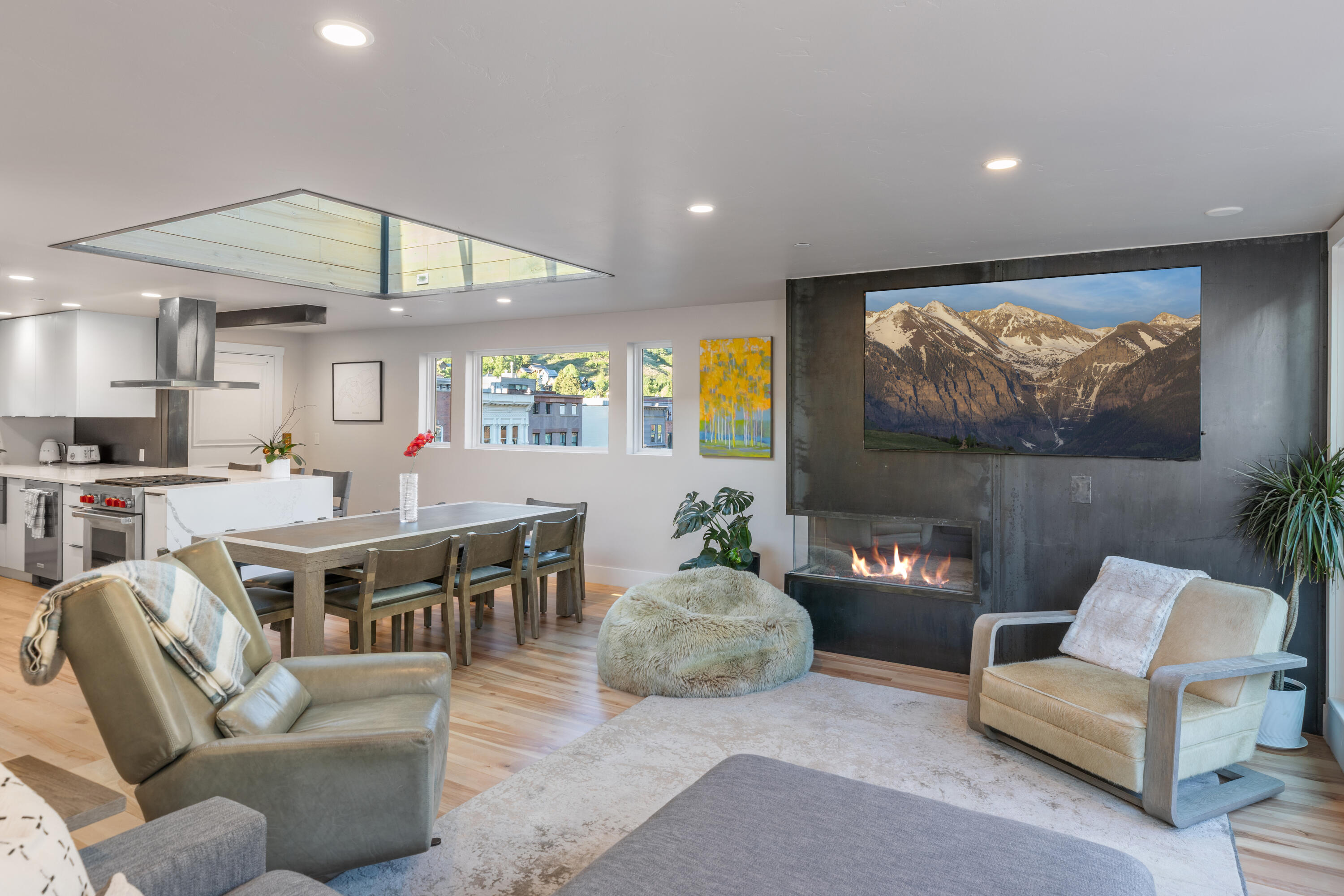 204 W Colorado Avenue Unit: 1
