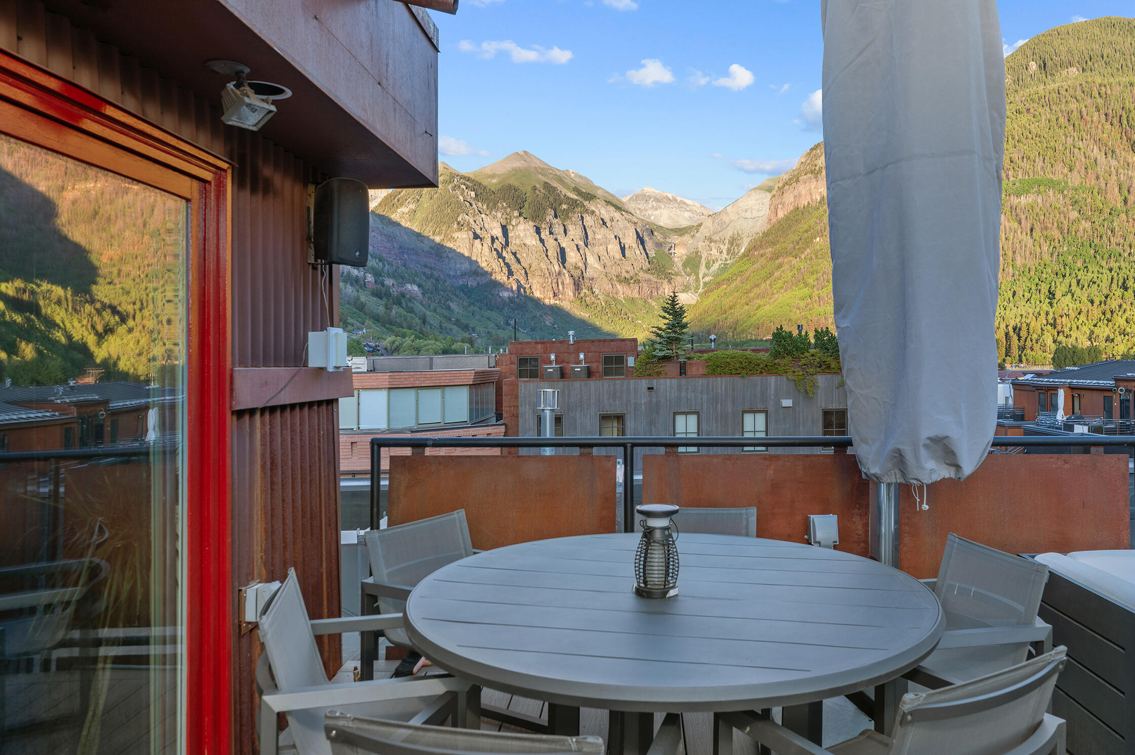 204 W Colorado Avenue Unit: 1