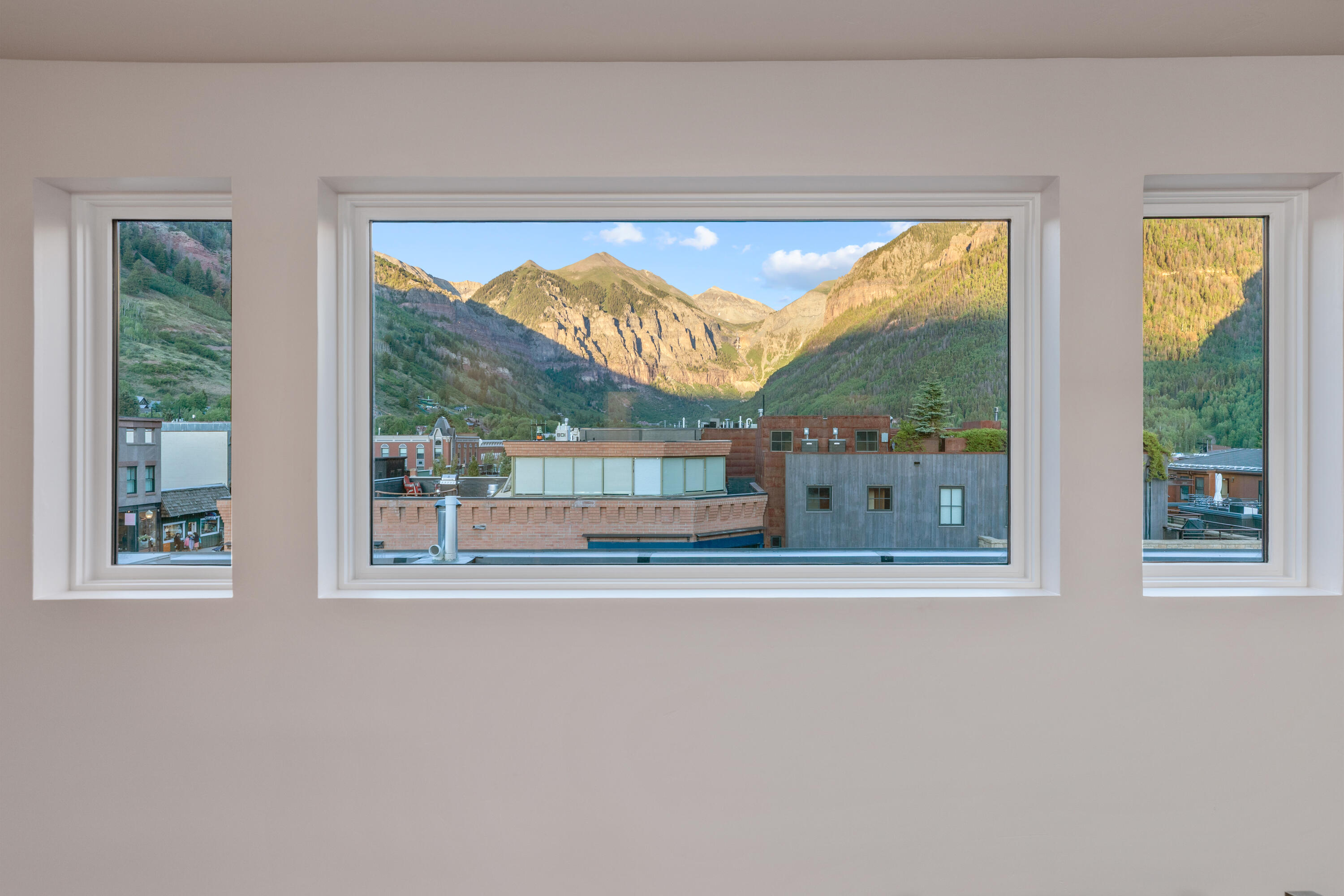 204 W Colorado Avenue Unit: 1