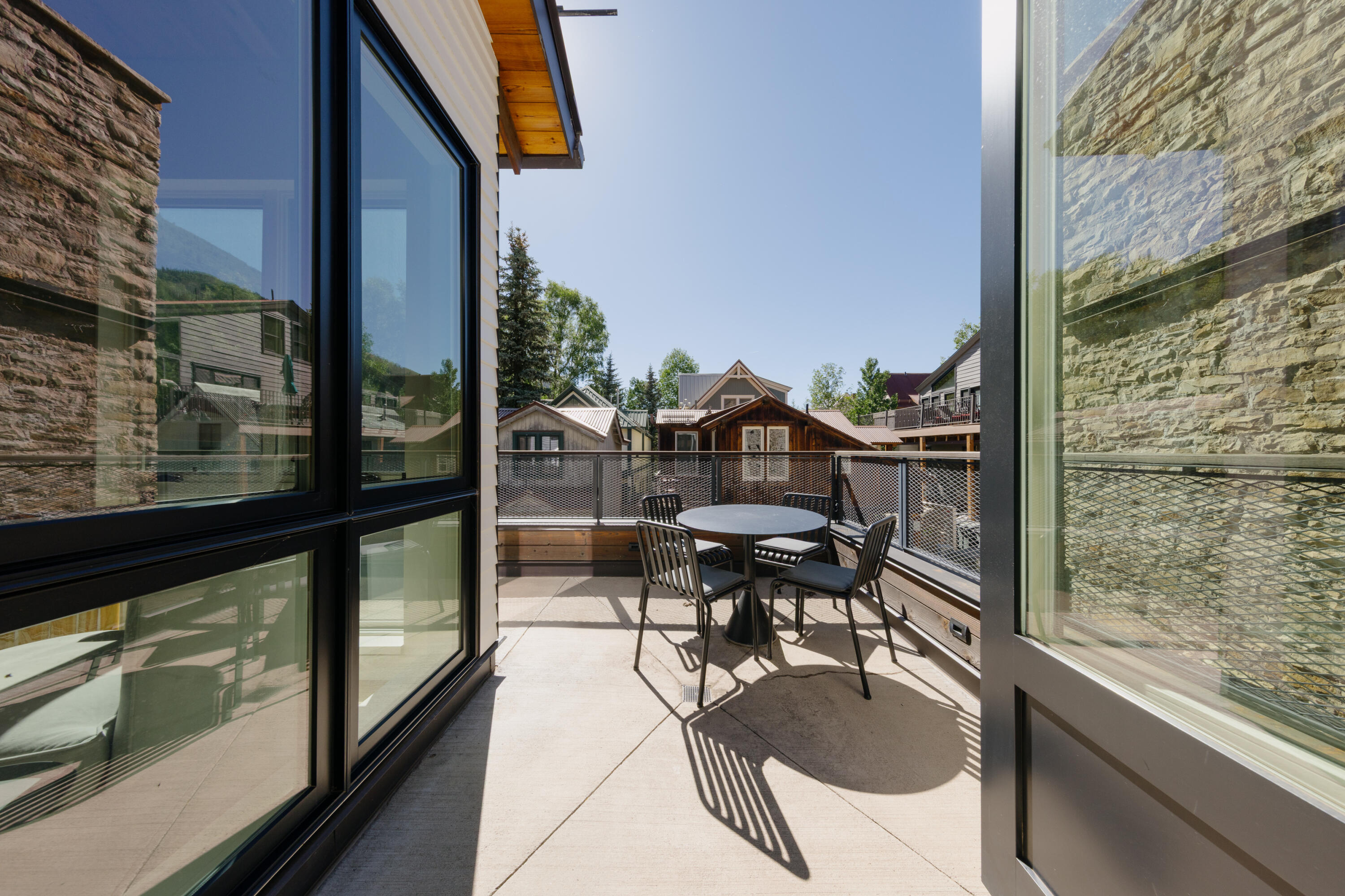 215 W San Juan Avenue Unit: 102