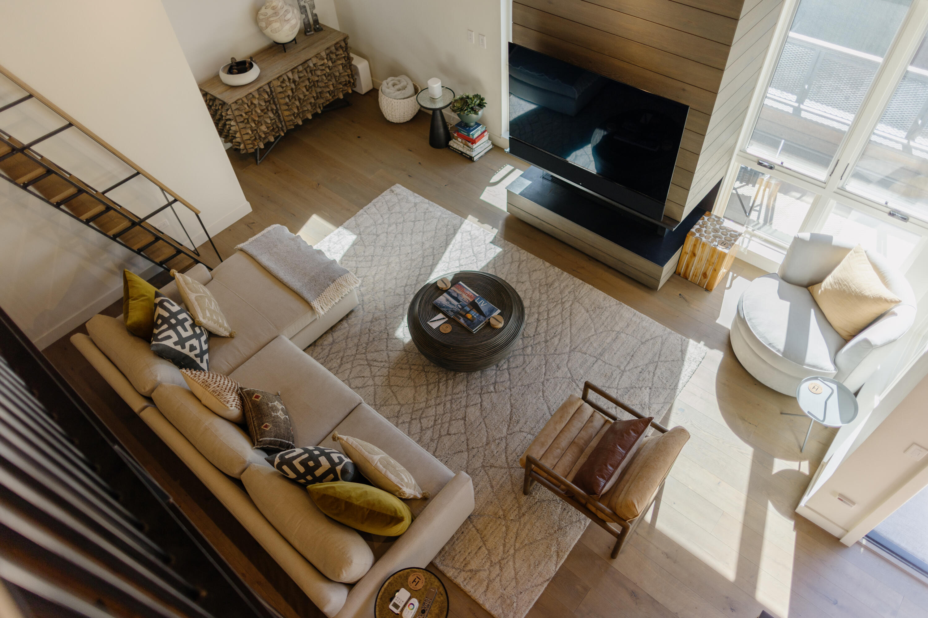 215 W San Juan Avenue Unit: 102