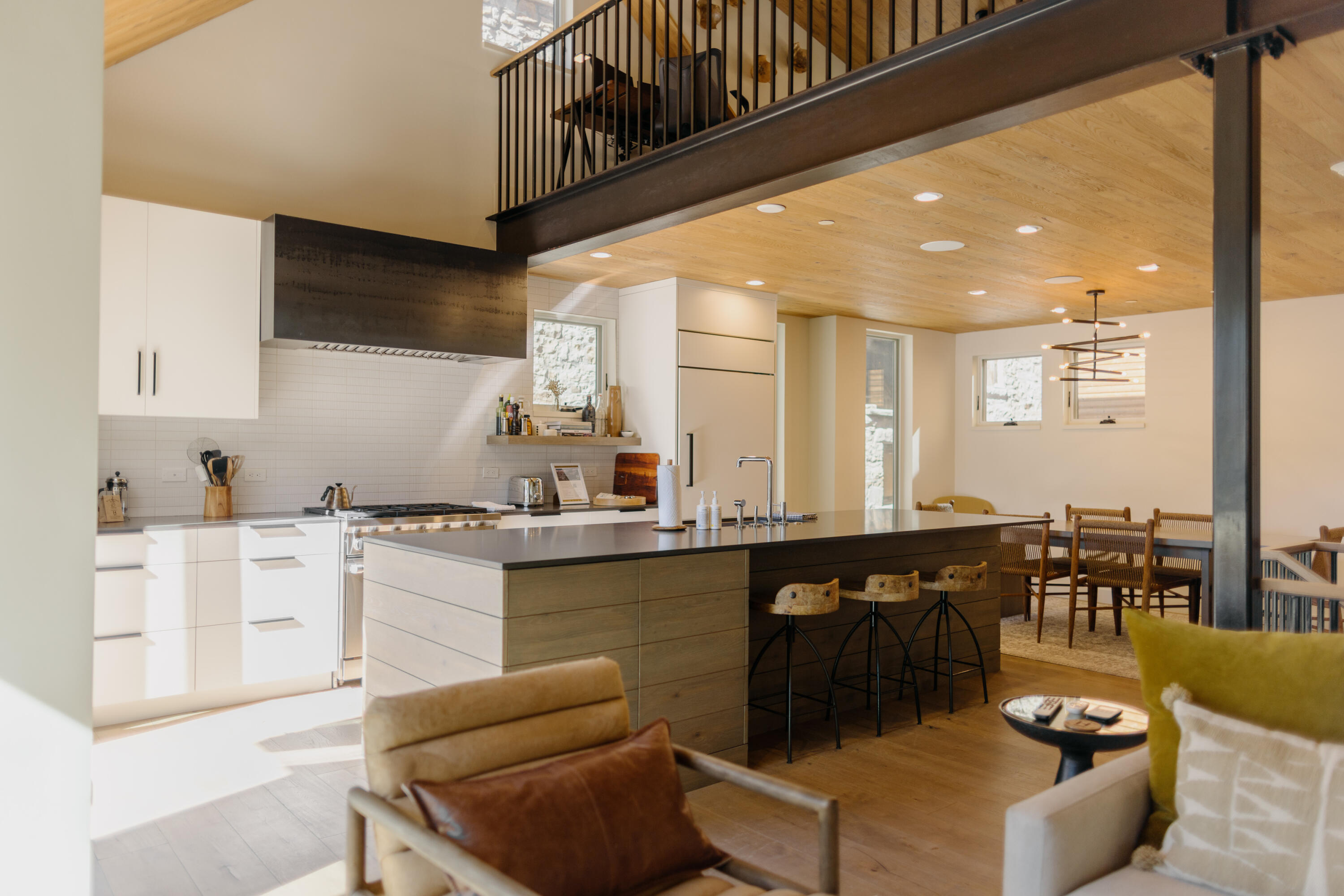 215 W San Juan Avenue Unit: 102