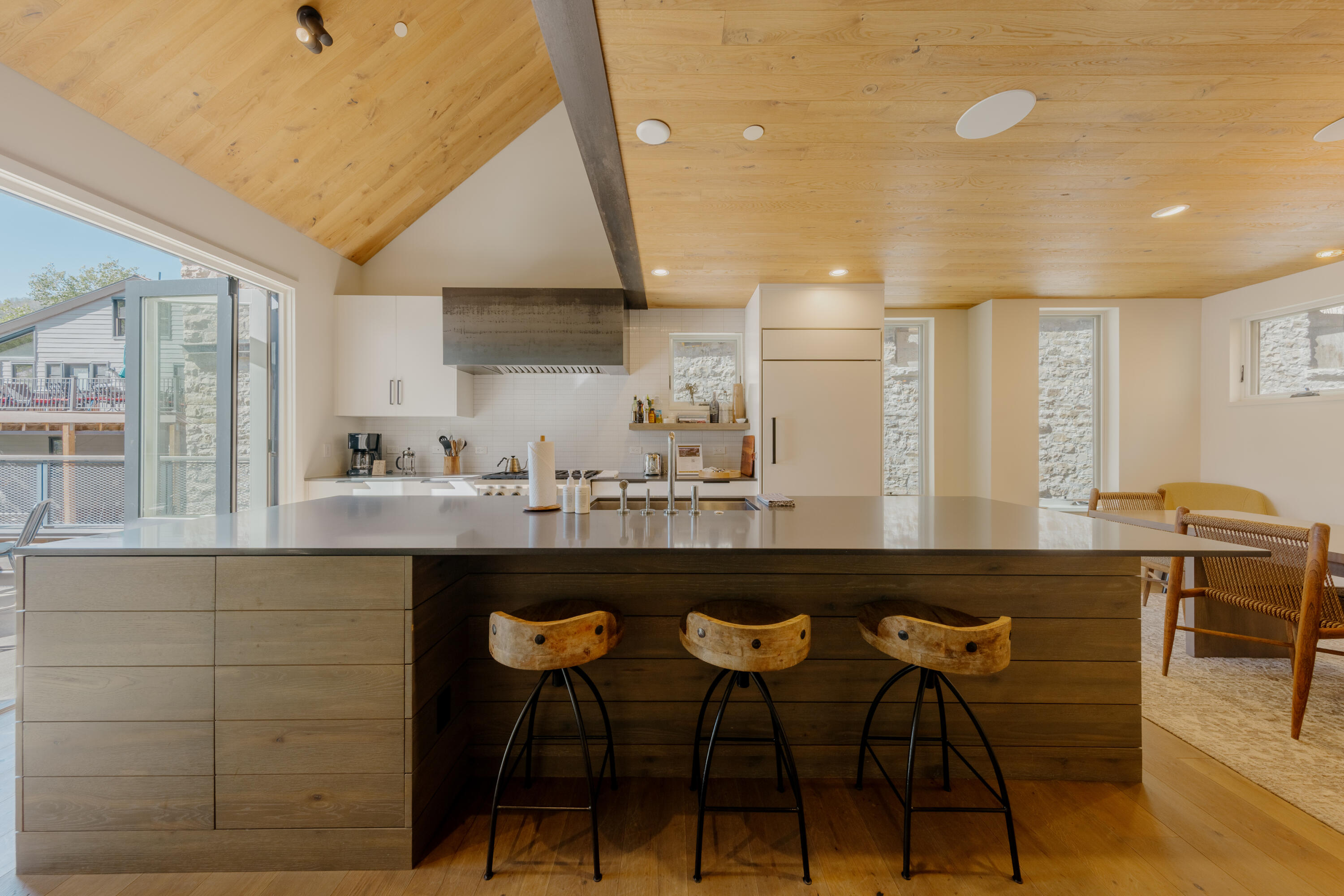 215 W San Juan Avenue Unit: 102