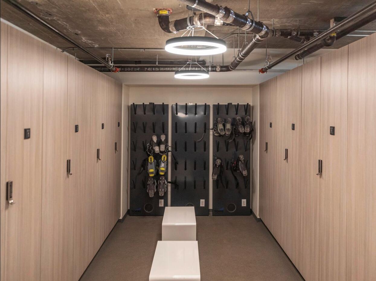 215 W San Juan Avenue Unit: 102