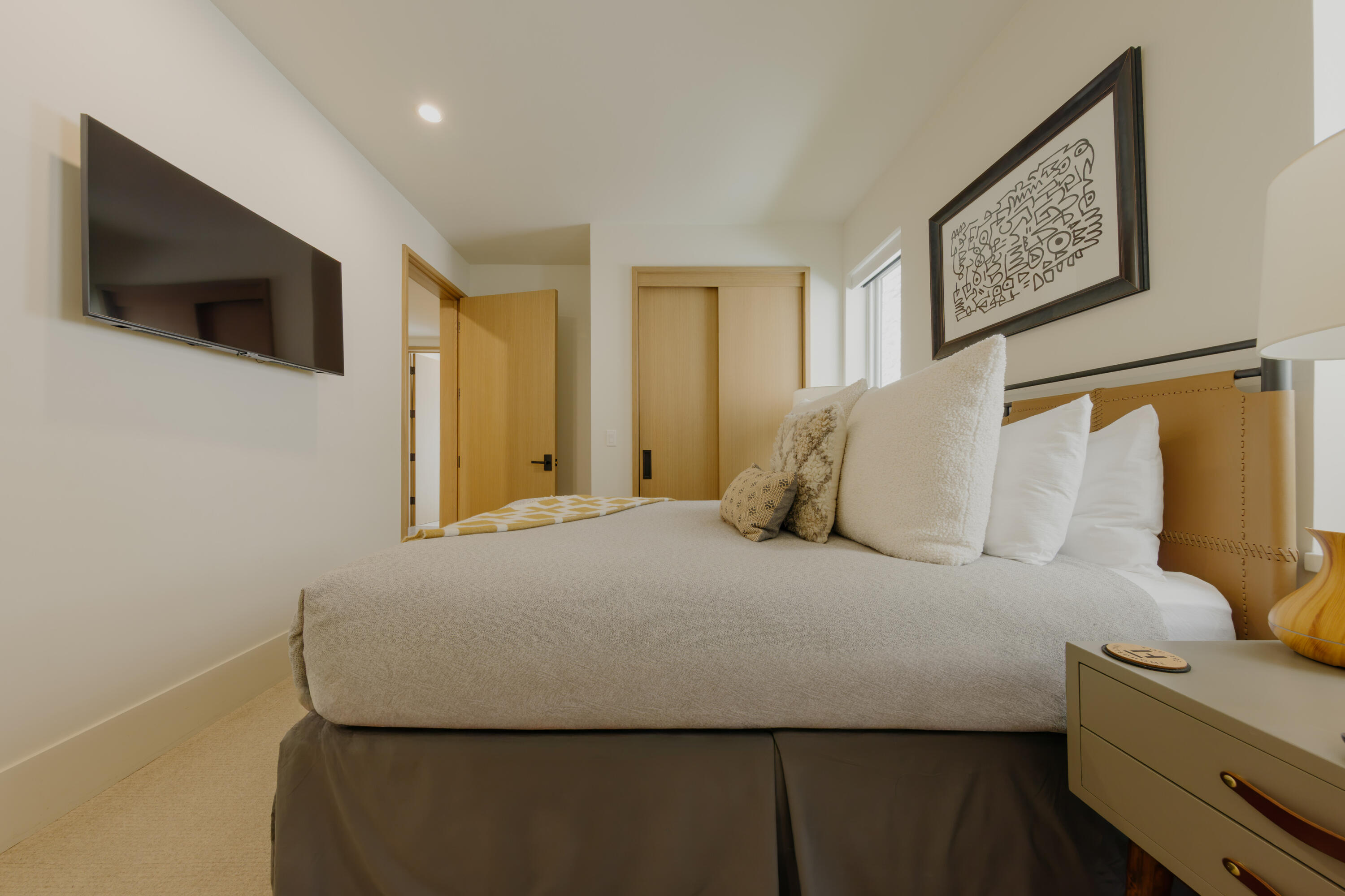 215 W San Juan Avenue Unit: 102